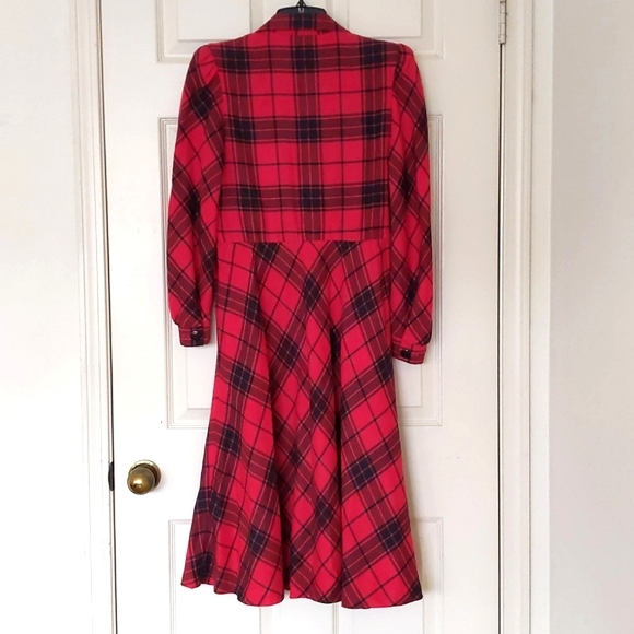 NWOT. Vintage Caron Petite Red and Black Plaid Dress with side pockets. - Picture 2 of 4